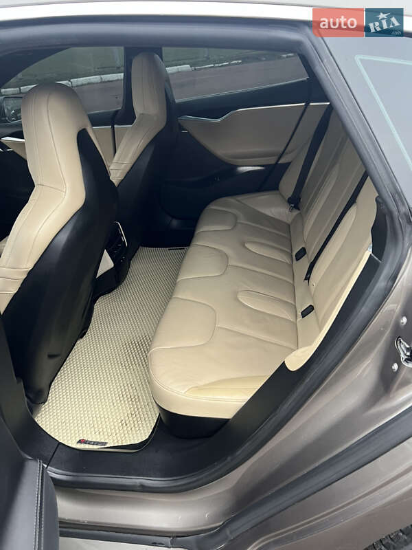 Лифтбек Tesla Model S 2015 в Прилуках фото 8 Лифтбек Tesla Model S 2015 в Прилуках