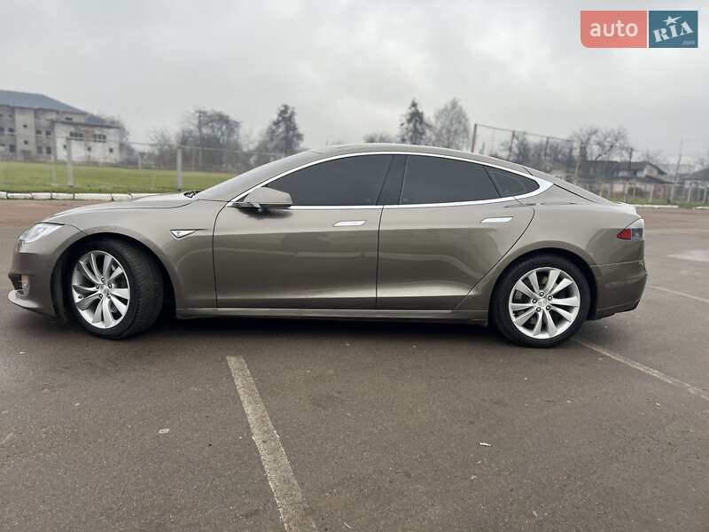 Лифтбек Tesla Model S 2015 в Прилуках фото 5 Лифтбек Tesla Model S 2015 в Прилуках