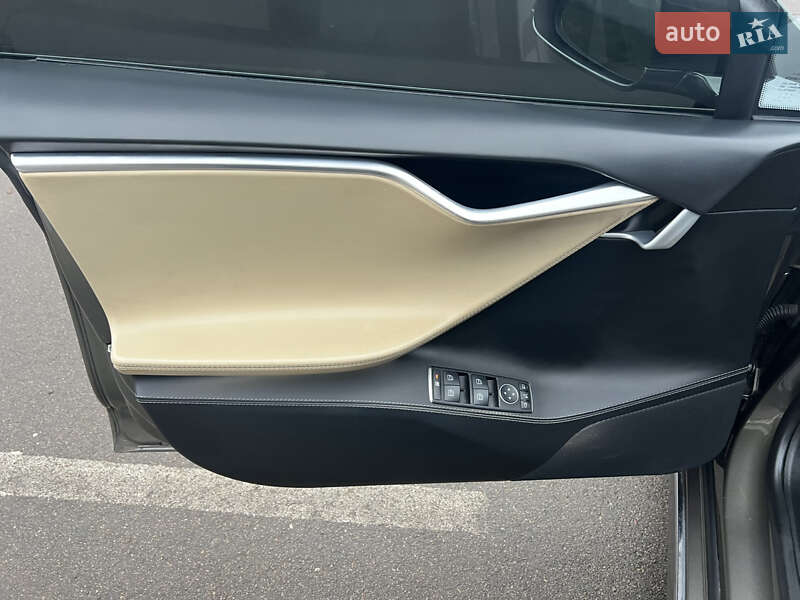 Лифтбек Tesla Model S 2015 в Прилуках фото 15 Лифтбек Tesla Model S 2015 в Прилуках