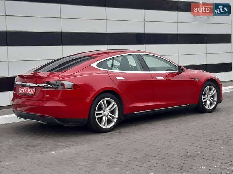 Лифтбек Tesla Model S 2014 в Ровно
