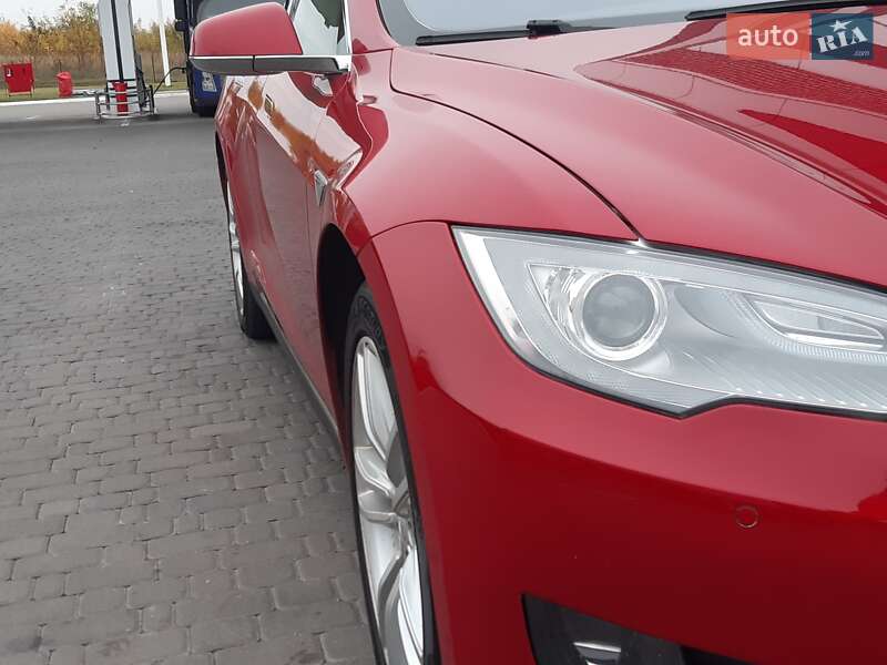 Лифтбек Tesla Model S 2014 в Ровно