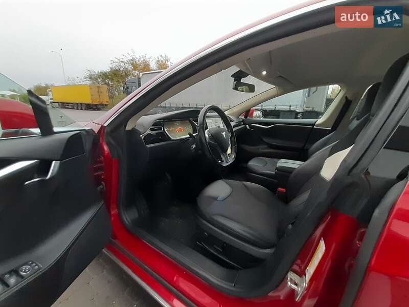 Лифтбек Tesla Model S 2014 в Ровно