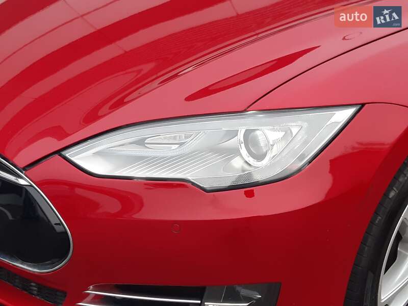Лифтбек Tesla Model S 2014 в Ровно