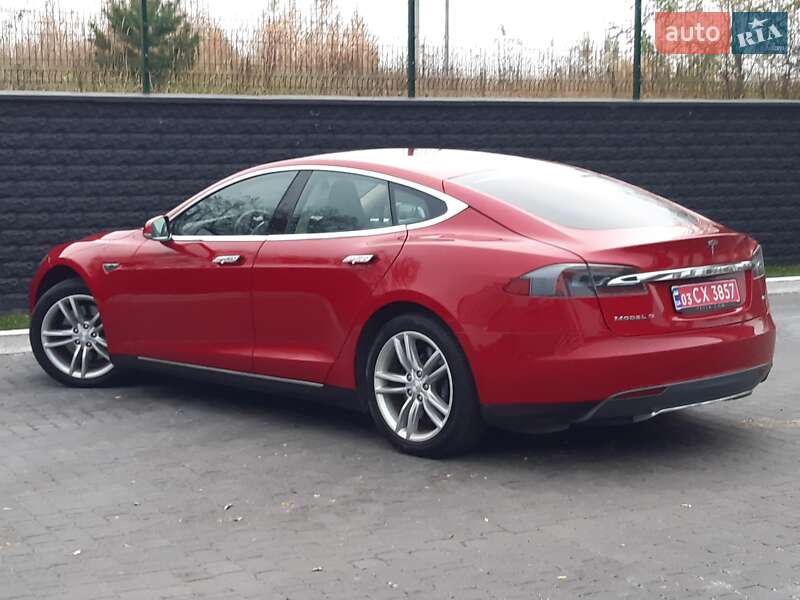 Лифтбек Tesla Model S 2014 в Ровно