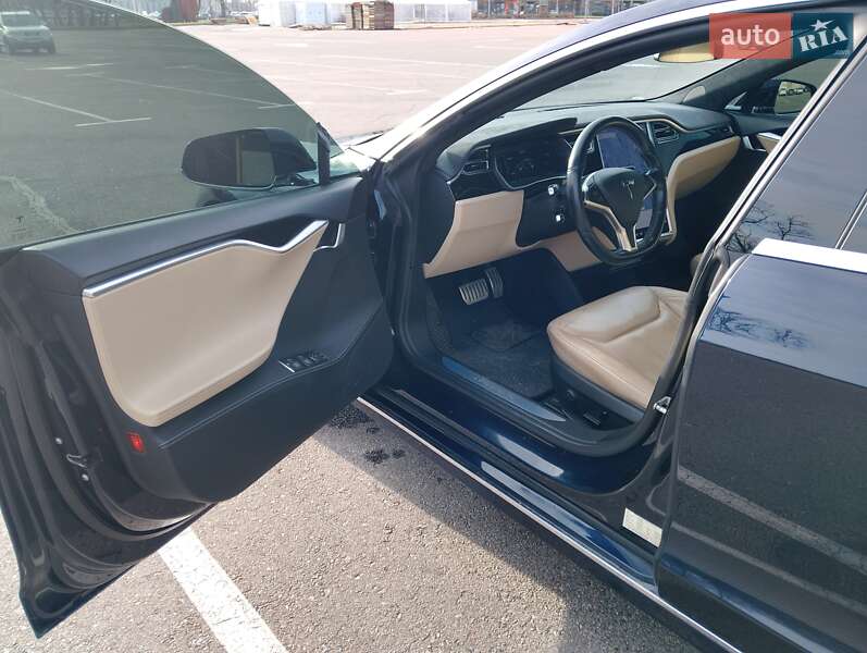 Лифтбек Tesla Model S 2014 в Киеве фото 11 Лифтбек Tesla Model S 2014 в Киеве