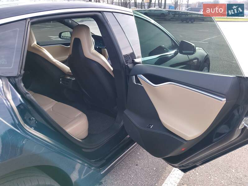 Лифтбек Tesla Model S 2014 в Киеве фото 13 Лифтбек Tesla Model S 2014 в Киеве