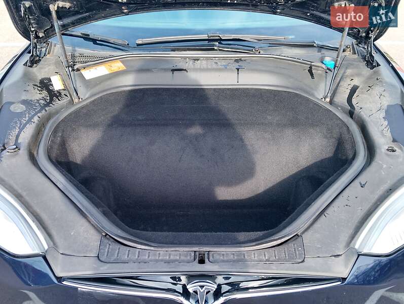 Лифтбек Tesla Model S 2014 в Киеве фото 16 Лифтбек Tesla Model S 2014 в Киеве