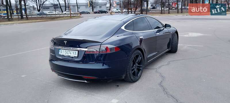Лифтбек Tesla Model S 2014 в Киеве фото 22 Лифтбек Tesla Model S 2014 в Киеве