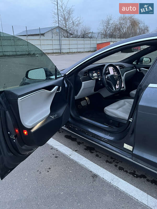Лифтбек Tesla Model S 2016 в Львове фото 19 Лифтбек Tesla Model S 2016 в Львове