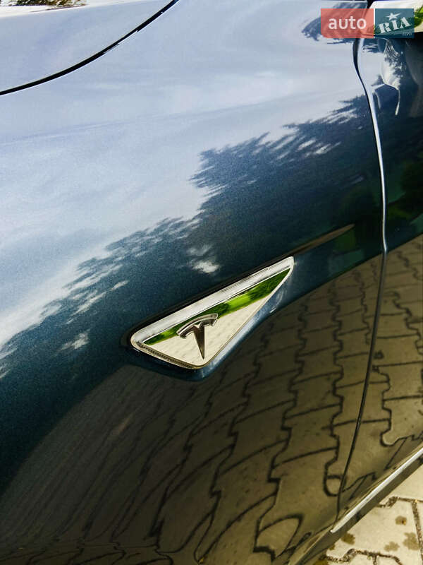 Лифтбек Tesla Model S 2016 в Луцке фото 28 Лифтбек Tesla Model S 2016 в Луцке