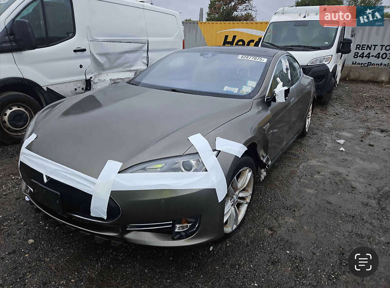 Лифтбек Tesla Model S 2015 в Одессе фото 6 Лифтбек Tesla Model S 2015 в Одессе