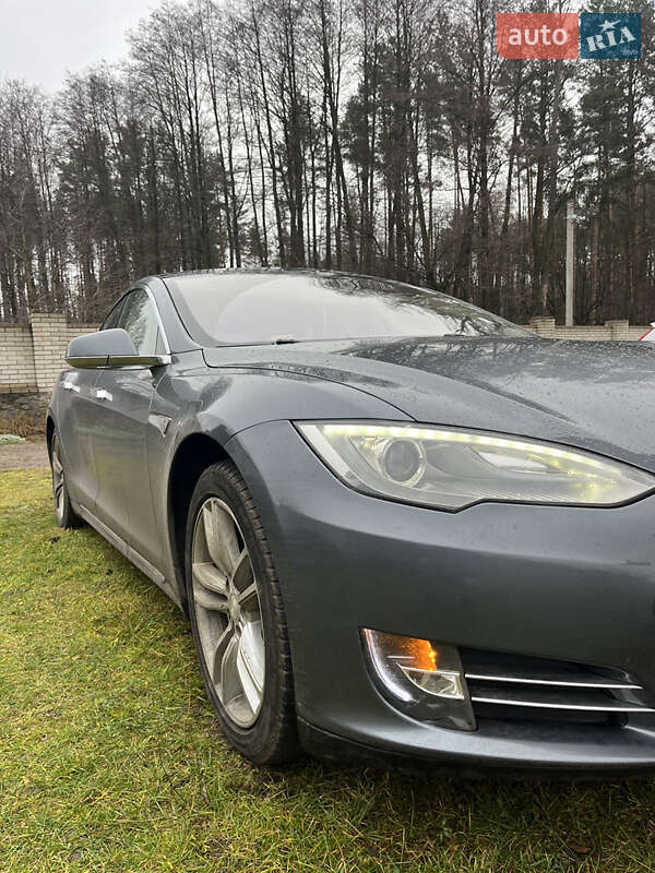 Лифтбек Tesla Model S 2014 в Житомире фото 4 Лифтбек Tesla Model S 2014 в Житомире