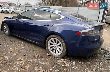 Лифтбек Tesla Model S 2017 в Львове
