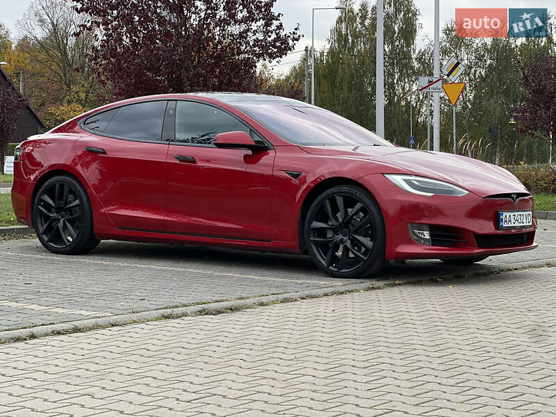 Лифтбек Tesla Model S 2018 в Львове фото 10 Лифтбек Tesla Model S 2018 в Львове
