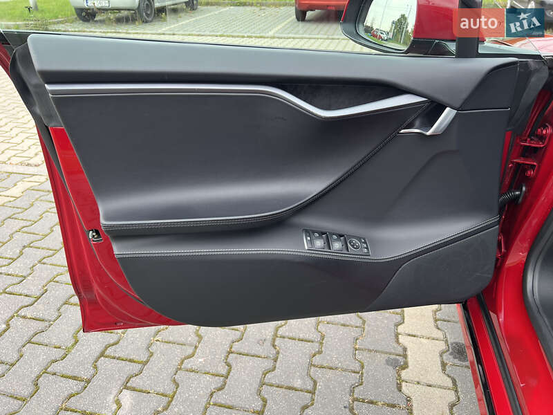 Лифтбек Tesla Model S 2018 в Львове фото 17 Лифтбек Tesla Model S 2018 в Львове