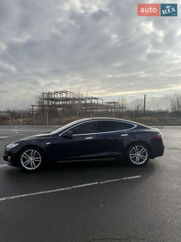 Лифтбек Tesla Model S 2013 в Киеве