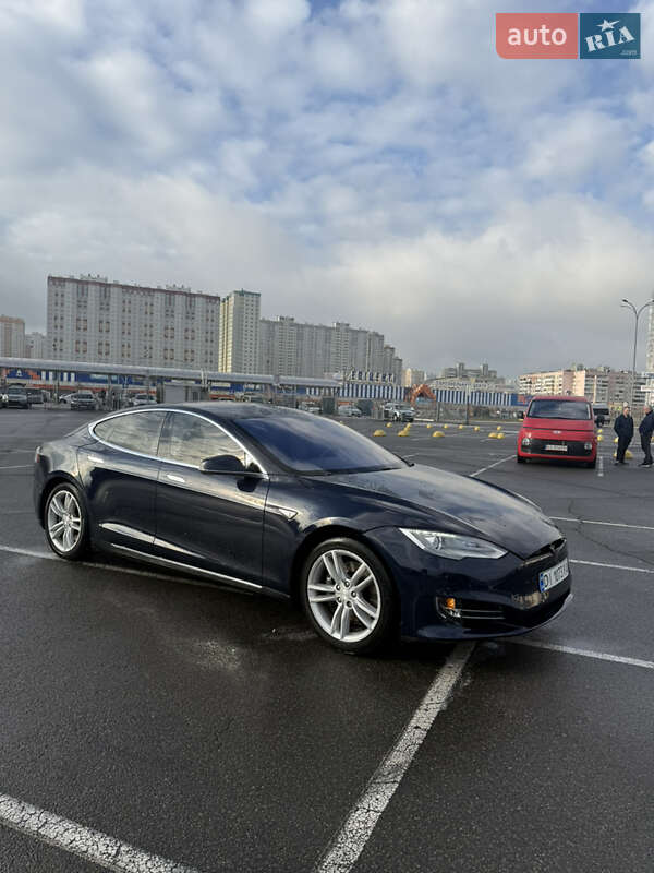 Лифтбек Tesla Model S 2013 в Киеве