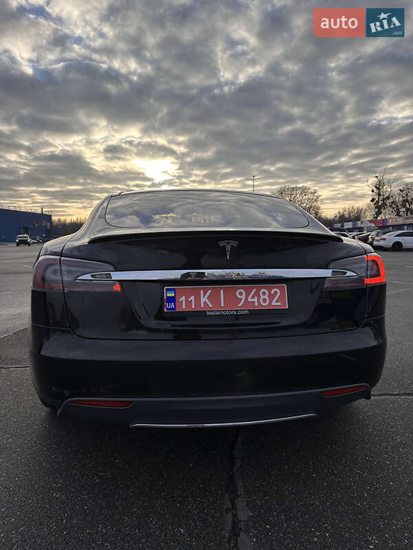 Лифтбек Tesla Model S 2014 в Киеве фото 10 Лифтбек Tesla Model S 2014 в Киеве