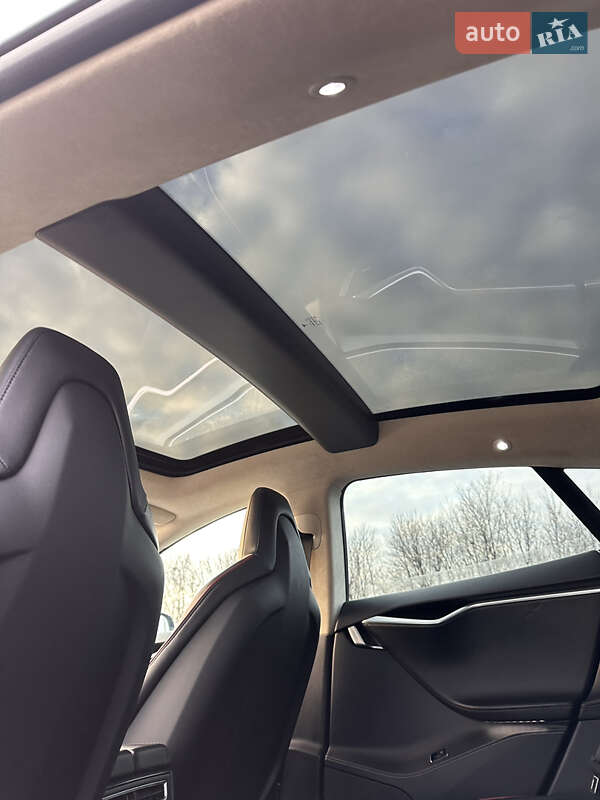 Лифтбек Tesla Model S 2014 в Киеве фото 28 Лифтбек Tesla Model S 2014 в Киеве