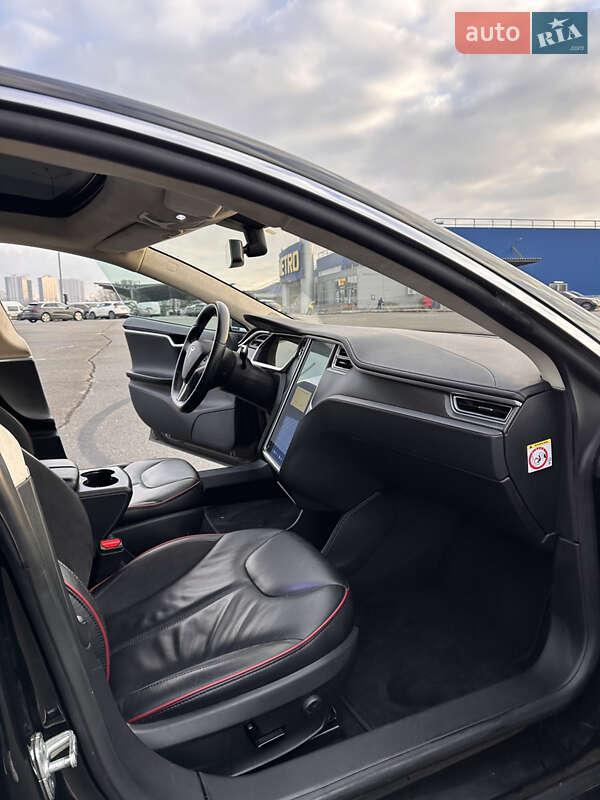 Лифтбек Tesla Model S 2014 в Киеве фото 32 Лифтбек Tesla Model S 2014 в Киеве