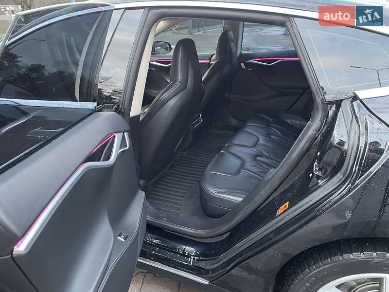 Лифтбек Tesla Model S 2014 в Киеве