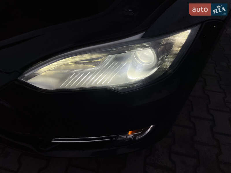 Лифтбек Tesla Model S 2014 в Киеве