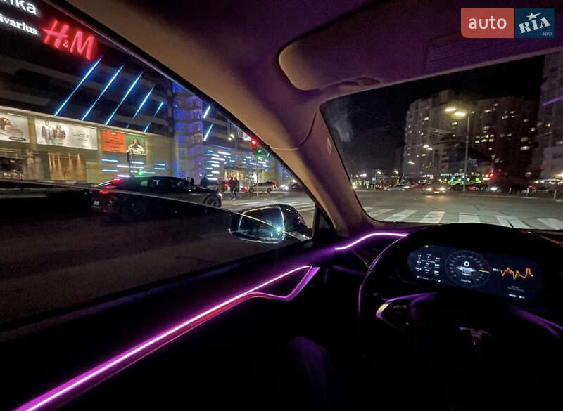 Лифтбек Tesla Model S 2014 в Киеве