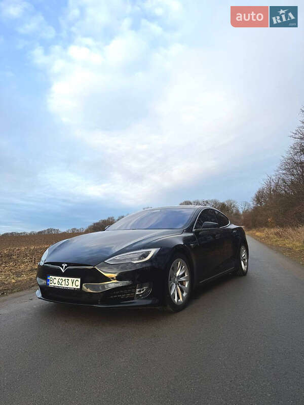Tesla Model S 2016