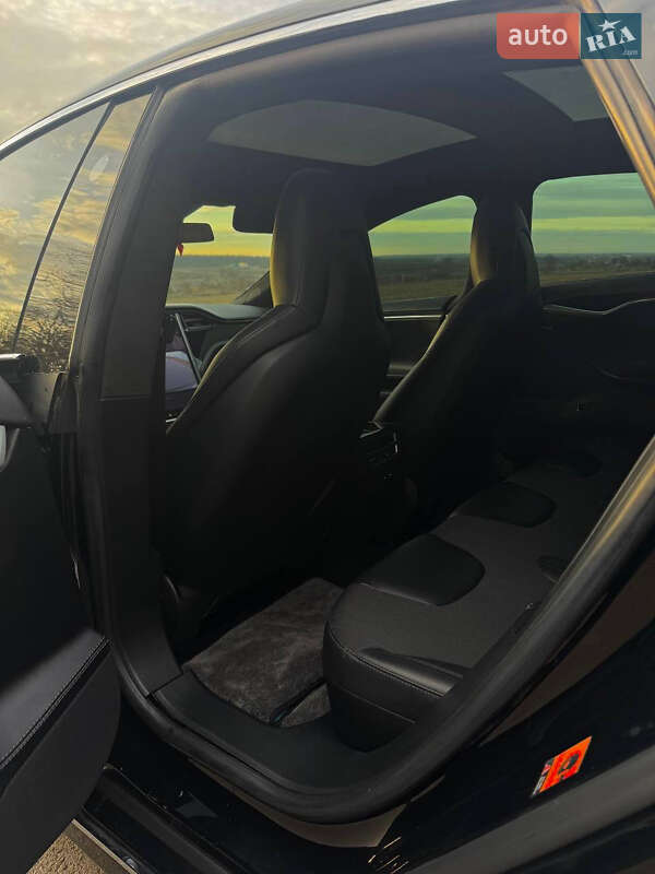 Лифтбек Tesla Model S 2016 в Львове фото 8 Лифтбек Tesla Model S 2016 в Львове