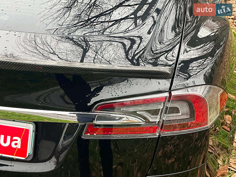 Лифтбек Tesla Model S 2019 в Киеве фото 10 Лифтбек Tesla Model S 2019 в Киеве