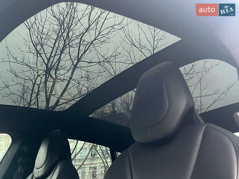 Лифтбек Tesla Model S 2019 в Киеве фото 23 Лифтбек Tesla Model S 2019 в Киеве