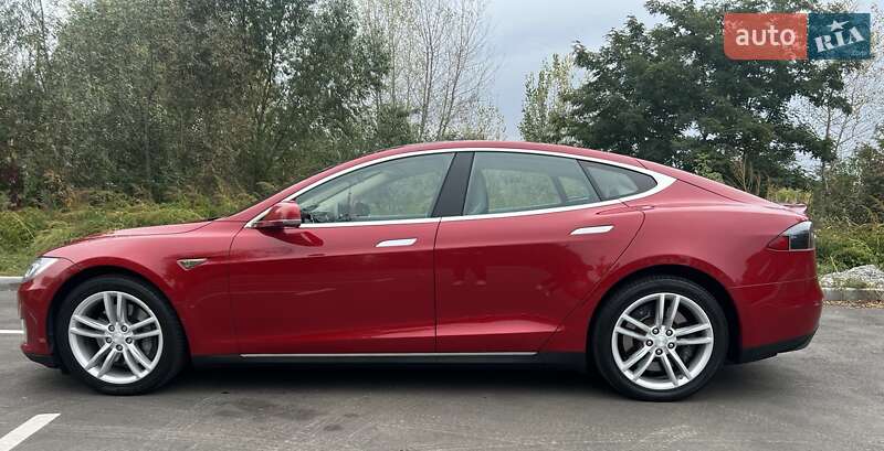 Лифтбек Tesla Model S 2013 в Киеве фото 5 Лифтбек Tesla Model S 2013 в Киеве