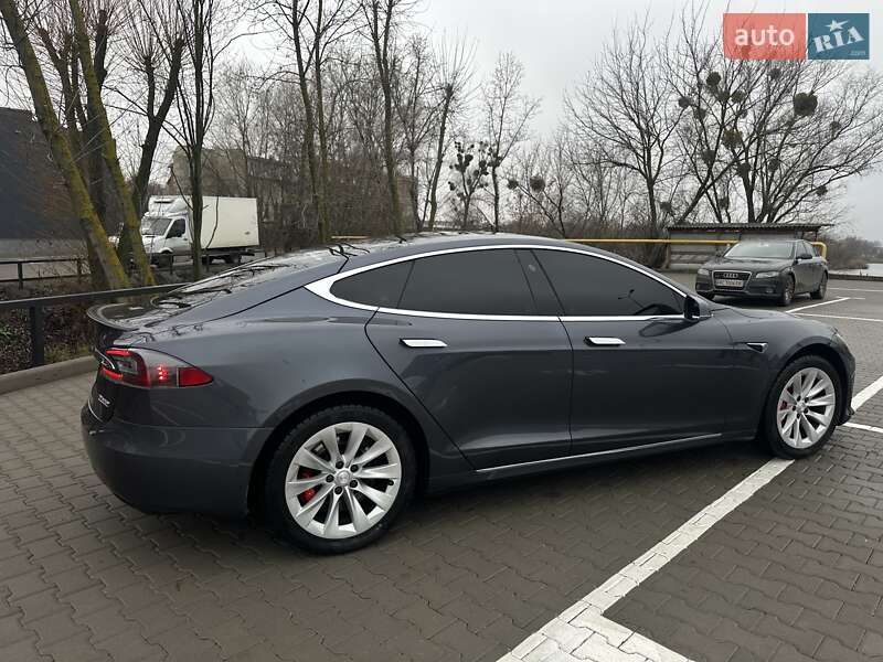 Лифтбек Tesla Model S 2018 в Киеве фото 8 Лифтбек Tesla Model S 2018 в Киеве