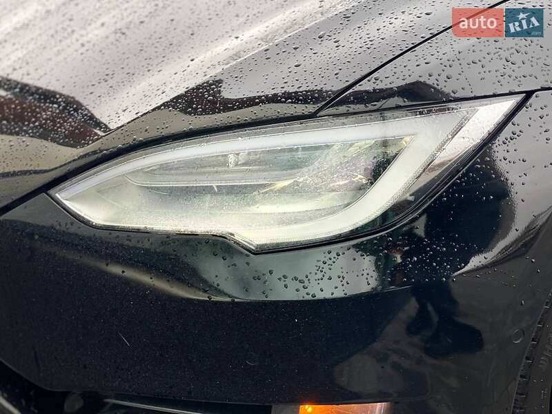 Лифтбек Tesla Model S 2019 в Киеве