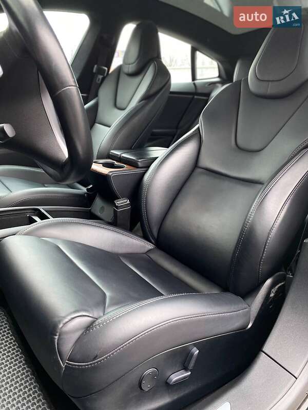 Лифтбек Tesla Model S 2019 в Киеве