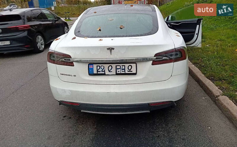 Лифтбек Tesla Model S 2014 в Львове фото 25 Лифтбек Tesla Model S 2014 в Львове