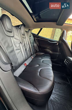 Лифтбек Tesla Model S 2013 в Виннице