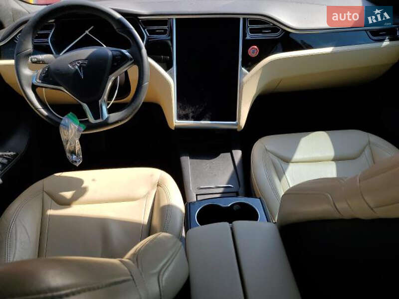 Лифтбек Tesla Model S 2016 в Ивано-Франковске фото 6 Лифтбек Tesla Model S 2016 в Ивано-Франковске