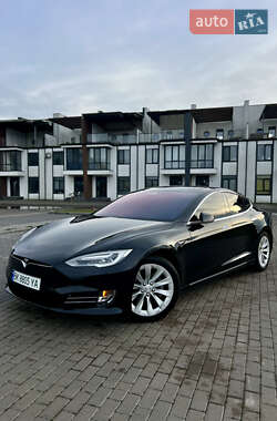 Лифтбек Tesla Model S 2017 в Ровно