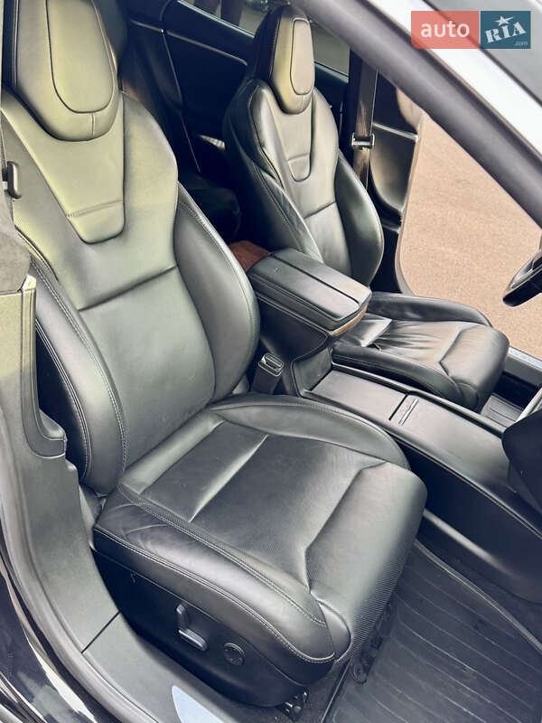 Лифтбек Tesla Model S 2017 в Ровно фото 23 Лифтбек Tesla Model S 2017 в Ровно