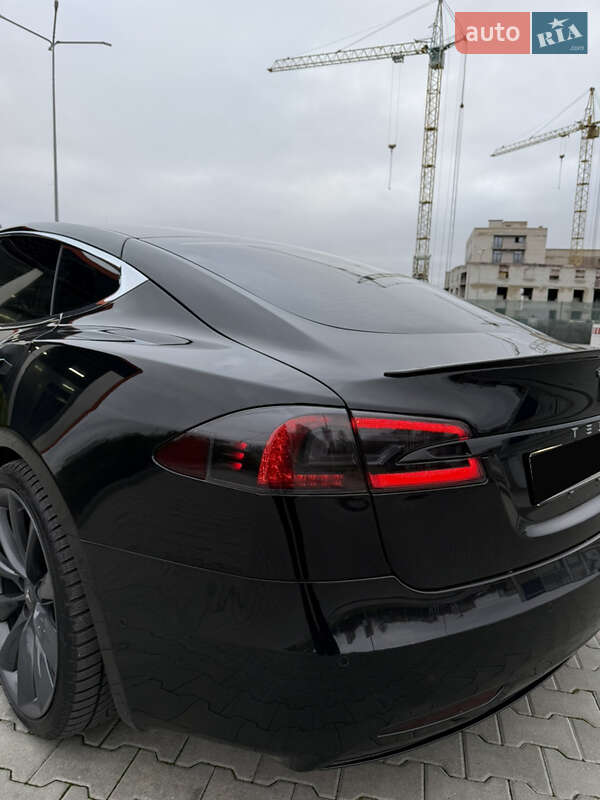 Лифтбек Tesla Model S 2017 в Харькове фото 13 Лифтбек Tesla Model S 2017 в Харькове