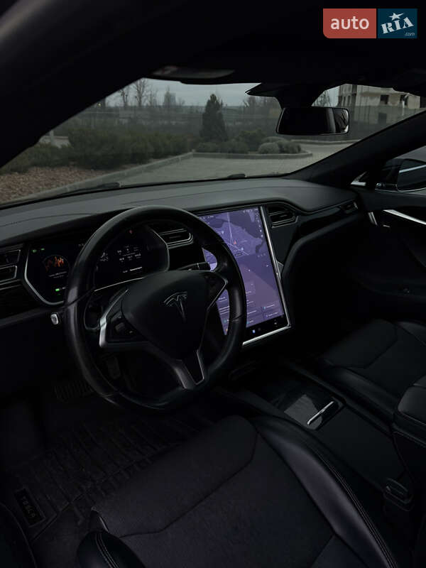 Лифтбек Tesla Model S 2017 в Харькове