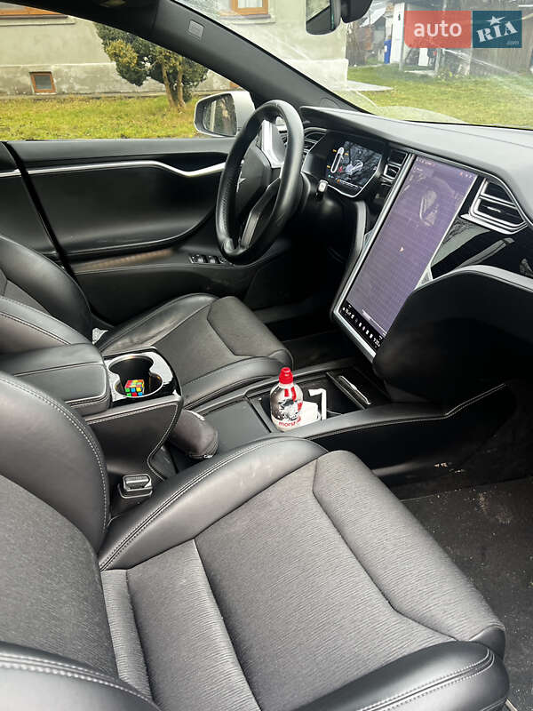 Ліфтбек Tesla Model S 2017 в Львові фото 3 Ліфтбек Tesla Model S 2017 в Львові