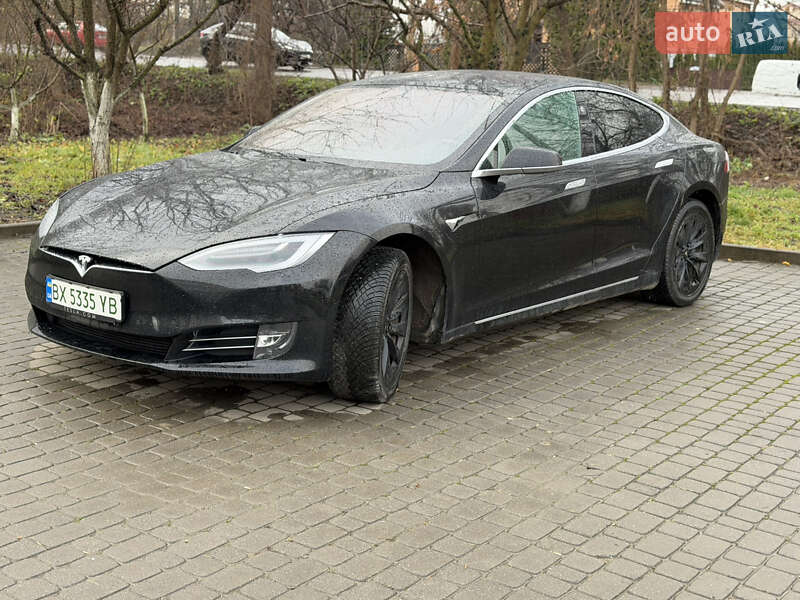 Лифтбек Tesla Model S 2017 в Хмельницком