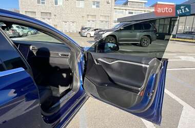 Лифтбек Tesla Model S 2017 в Киеве