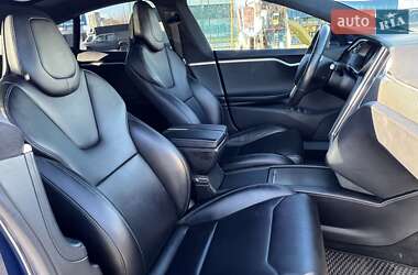 Лифтбек Tesla Model S 2017 в Киеве
