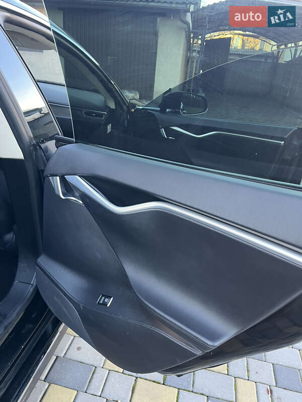 Лифтбек Tesla Model S 2013 в Корце фото 19 Лифтбек Tesla Model S 2013 в Корце