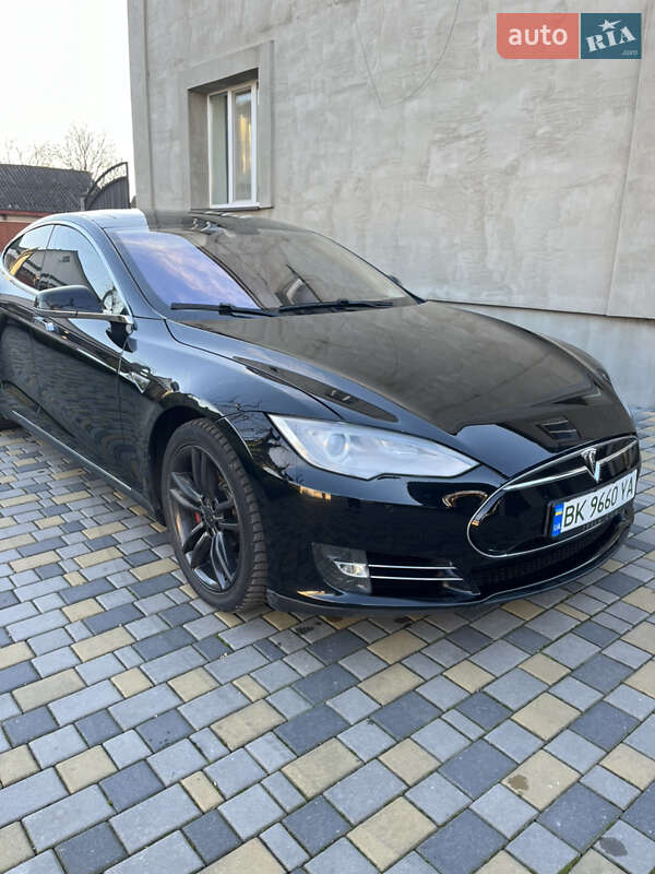 Лифтбек Tesla Model S 2013 в Корце фото 28 Лифтбек Tesla Model S 2013 в Корце