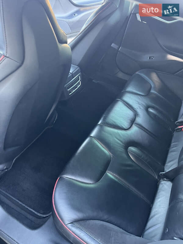 Лифтбек Tesla Model S 2013 в Корце фото 42 Лифтбек Tesla Model S 2013 в Корце