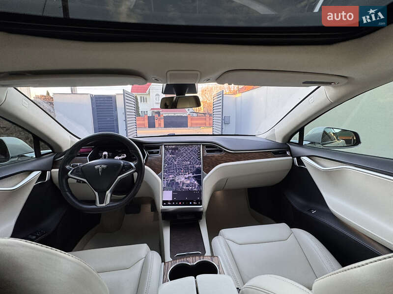 Лифтбек Tesla Model S 2018 в Киеве